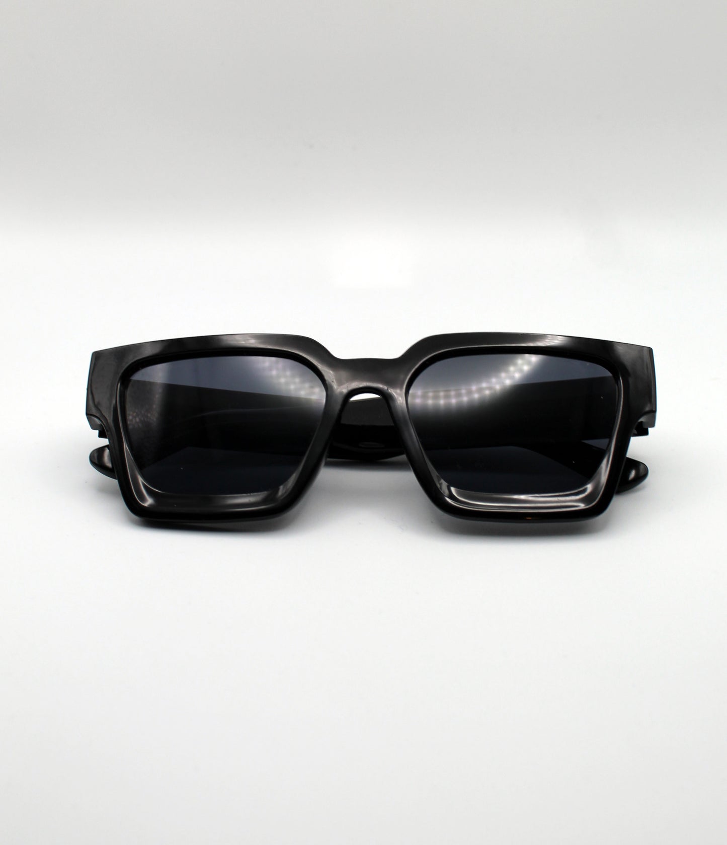 Retro Black sun glasses